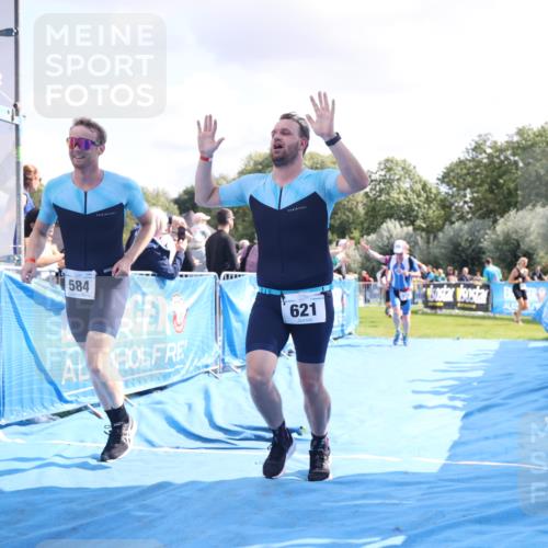 25.08.2024 - Elbe Triathlon Hamburg H.Heesch http://msf.ph/oto/6886102 25.08.2024 11:25:56 Ziel 175, 281, 409, 584, 596, 621, 694 meine-sportfotos.de