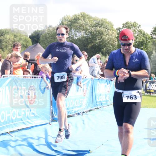 25.08.2024 - Elbe Triathlon Hamburg H.Heesch http://msf.ph/oto/6886105 25.08.2024 11:33:11 Ziel 708, 729, 737, 763 meine-sportfotos.de