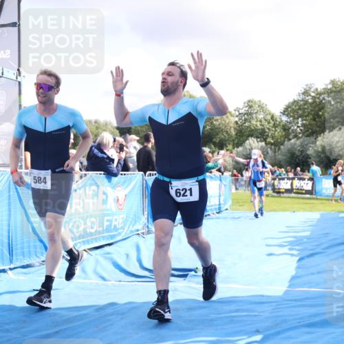 25.08.2024 - Elbe Triathlon Hamburg H.Heesch http://msf.ph/oto/6886107 25.08.2024 11:25:56 Ziel 175, 281, 409, 584, 596, 621, 694 meine-sportfotos.de