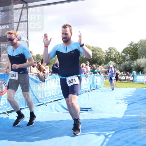 25.08.2024 - Elbe Triathlon Hamburg H.Heesch http://msf.ph/oto/6886117 25.08.2024 11:25:57 Ziel 175, 281, 409, 584, 596, 621, 694 meine-sportfotos.de