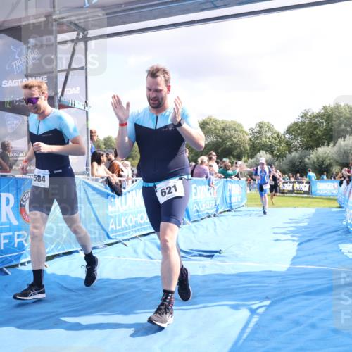 25.08.2024 - Elbe Triathlon Hamburg H.Heesch http://msf.ph/oto/6886119 25.08.2024 11:25:57 Ziel 175, 281, 409, 584, 596, 621, 694 meine-sportfotos.de