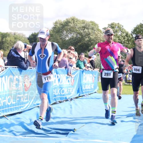 25.08.2024 - Elbe Triathlon Hamburg H.Heesch http://msf.ph/oto/6886146 25.08.2024 11:25:59 Ziel 175, 281, 409, 584, 596, 621, 694 meine-sportfotos.de