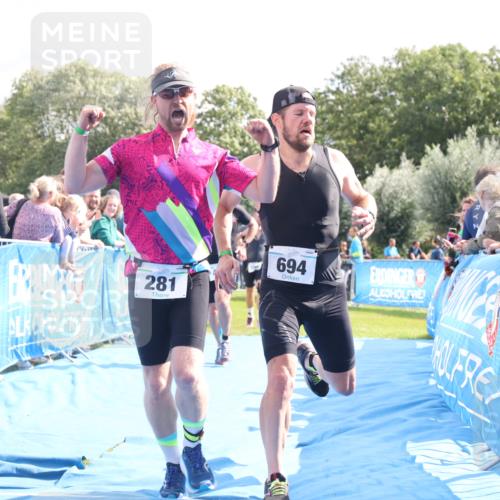 25.08.2024 - Elbe Triathlon Hamburg H.Heesch http://msf.ph/oto/6886152 25.08.2024 11:26:00 Ziel 175, 281, 409, 584, 596, 621, 694 meine-sportfotos.de