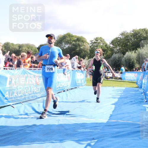 25.08.2024 - Elbe Triathlon Hamburg H.Heesch http://msf.ph/oto/6886159 25.08.2024 11:33:19 Ziel 141, 574, 708, 729, 763, 771, 783 meine-sportfotos.de