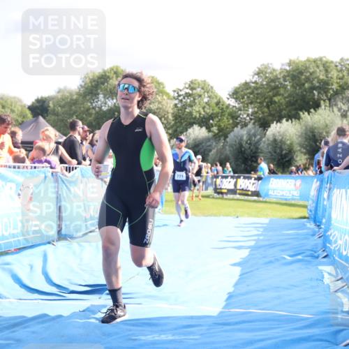 25.08.2024 - Elbe Triathlon Hamburg H.Heesch http://msf.ph/oto/6886167 25.08.2024 11:33:20 Ziel 141, 574, 729, 771, 783 meine-sportfotos.de
