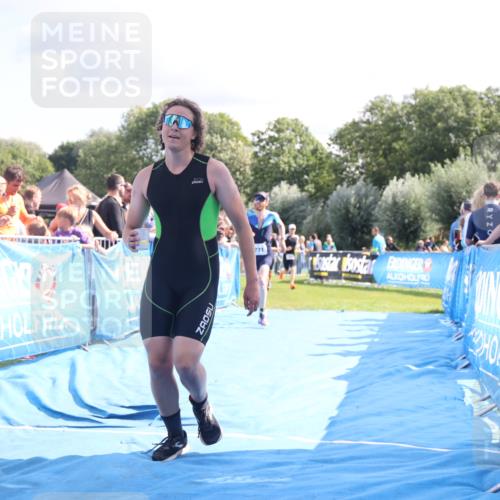 25.08.2024 - Elbe Triathlon Hamburg H.Heesch http://msf.ph/oto/6886171 25.08.2024 11:33:20 Ziel 141, 574, 729, 771, 783 meine-sportfotos.de