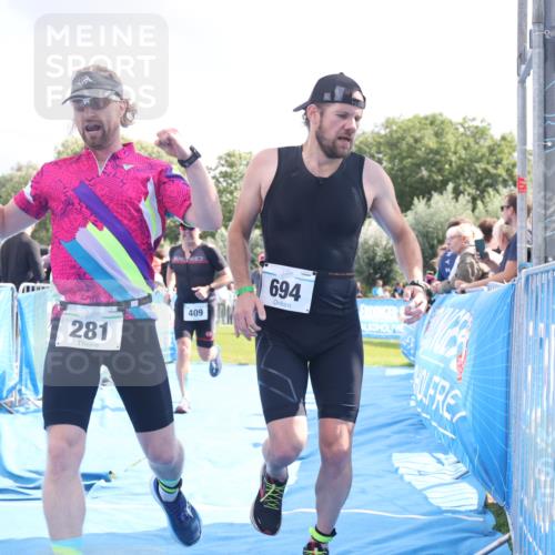 25.08.2024 - Elbe Triathlon Hamburg H.Heesch http://msf.ph/oto/6886172 25.08.2024 11:26:00 Ziel 175, 281, 409, 584, 596, 621, 694 meine-sportfotos.de