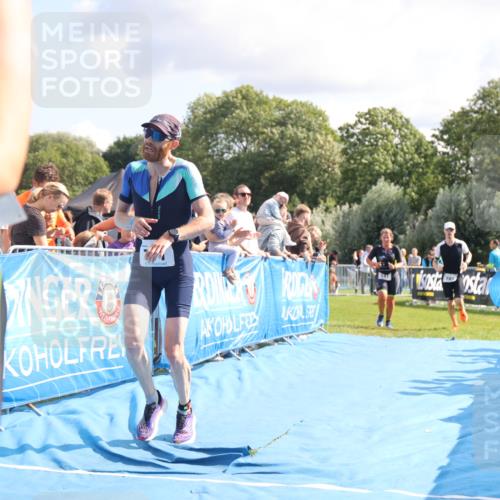 25.08.2024 - Elbe Triathlon Hamburg H.Heesch http://msf.ph/oto/6886185 25.08.2024 11:33:22 Ziel 141, 574, 729, 771, 783 meine-sportfotos.de