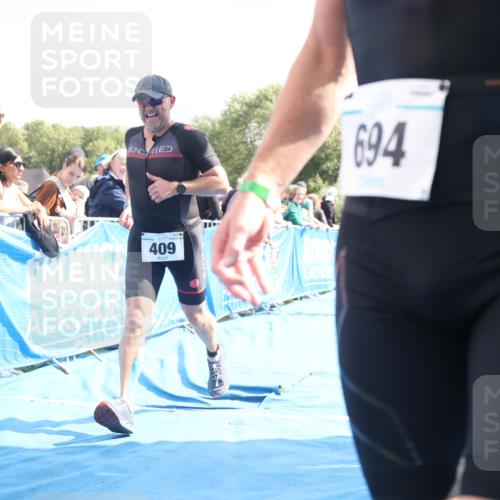 25.08.2024 - Elbe Triathlon Hamburg H.Heesch http://msf.ph/oto/6886188 25.08.2024 11:26:02 Ziel 175, 281, 409, 584, 596, 621, 694 meine-sportfotos.de