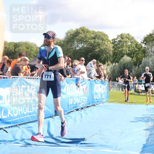 25.08.2024 - Elbe Triathlon Hamburg H.Heesch http://msf.ph/oto/6886190 25.08.2024 11:33:22 Ziel 141, 574, 729, 771, 783 meine-sportfotos.de