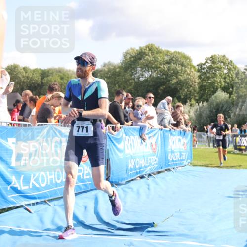 25.08.2024 - Elbe Triathlon Hamburg H.Heesch http://msf.ph/oto/6886194 25.08.2024 11:33:22 Ziel 141, 574, 729, 771, 783 meine-sportfotos.de