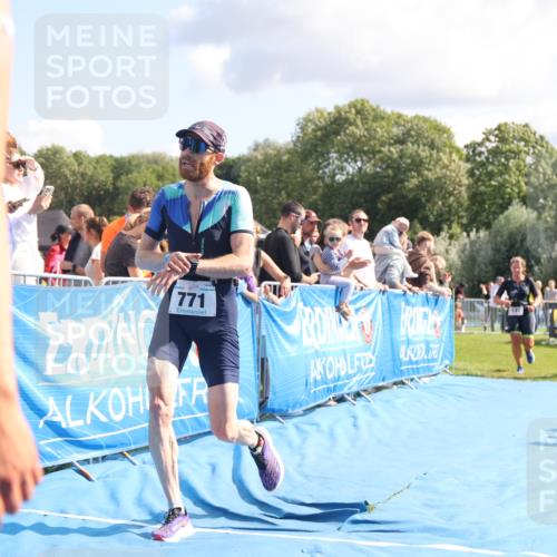 25.08.2024 - Elbe Triathlon Hamburg H.Heesch http://msf.ph/oto/6886196 25.08.2024 11:33:22 Ziel 141, 574, 729, 771, 783 meine-sportfotos.de