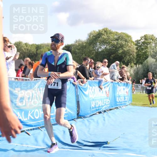 25.08.2024 - Elbe Triathlon Hamburg H.Heesch http://msf.ph/oto/6886197 25.08.2024 11:33:22 Ziel 141, 574, 729, 771, 783 meine-sportfotos.de