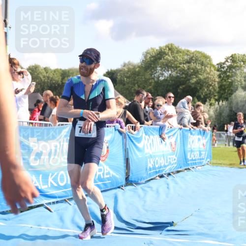 25.08.2024 - Elbe Triathlon Hamburg H.Heesch http://msf.ph/oto/6886199 25.08.2024 11:33:22 Ziel 141, 574, 729, 771, 783 meine-sportfotos.de