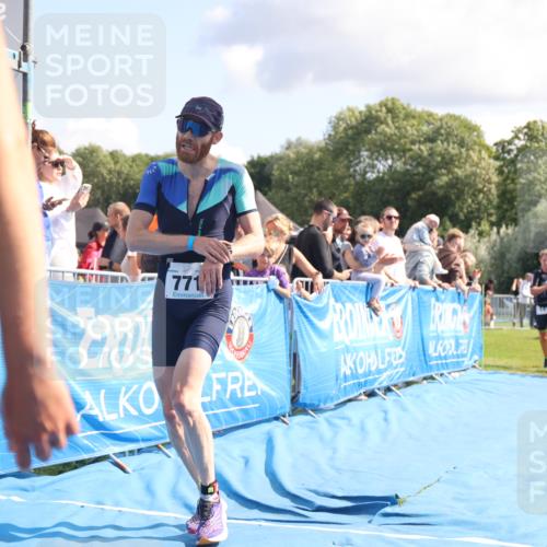 25.08.2024 - Elbe Triathlon Hamburg H.Heesch http://msf.ph/oto/6886201 25.08.2024 11:33:22 Ziel 141, 574, 729, 771, 783 meine-sportfotos.de