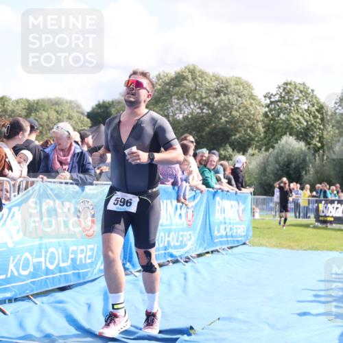 25.08.2024 - Elbe Triathlon Hamburg H.Heesch http://msf.ph/oto/6886207 25.08.2024 11:26:04 Ziel 175, 281, 409, 596, 694 meine-sportfotos.de