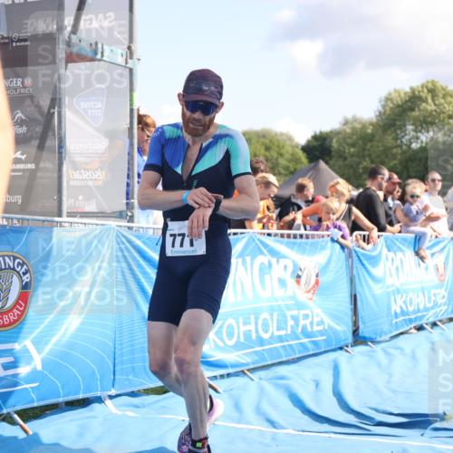 25.08.2024 - Elbe Triathlon Hamburg H.Heesch http://msf.ph/oto/6886212 25.08.2024 11:33:23 Ziel 141, 574, 729, 771, 783 meine-sportfotos.de