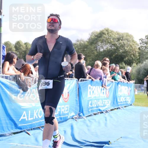 25.08.2024 - Elbe Triathlon Hamburg H.Heesch http://msf.ph/oto/6886225 25.08.2024 11:26:04 Ziel 175, 281, 409, 596, 694 meine-sportfotos.de