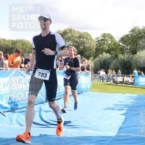 25.08.2024 - Elbe Triathlon Hamburg H.Heesch http://msf.ph/oto/6886228 25.08.2024 11:33:25 Ziel 141, 574, 729, 771, 783 meine-sportfotos.de