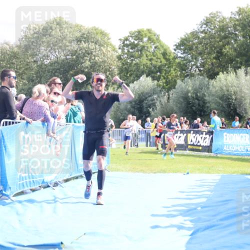 25.08.2024 - Elbe Triathlon Hamburg H.Heesch http://msf.ph/oto/6886231 25.08.2024 11:26:14 Ziel 265, 451, 754 meine-sportfotos.de