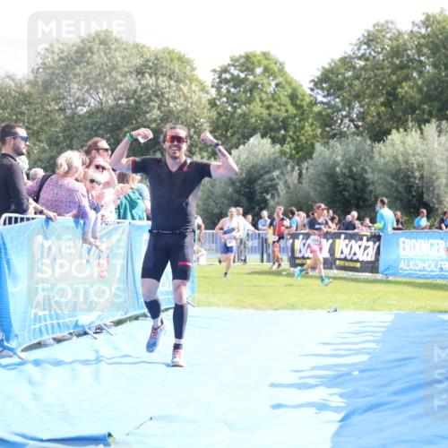 25.08.2024 - Elbe Triathlon Hamburg H.Heesch http://msf.ph/oto/6886235 25.08.2024 11:26:14 Ziel 265, 451, 754 meine-sportfotos.de
