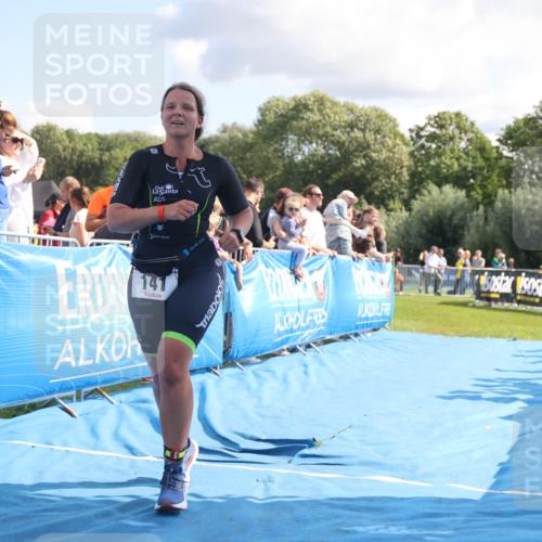 25.08.2024 - Elbe Triathlon Hamburg H.Heesch http://msf.ph/oto/6886242 25.08.2024 11:33:26 Ziel 141, 574, 729, 771, 783 meine-sportfotos.de