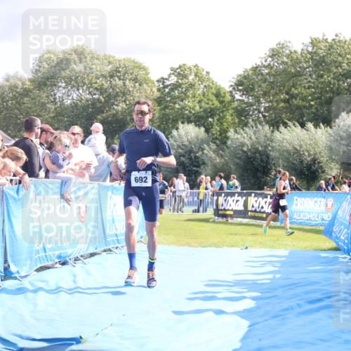 25.08.2024 - Elbe Triathlon Hamburg H.Heesch http://msf.ph/oto/6886265 25.08.2024 11:33:41 Ziel 485, 692 meine-sportfotos.de