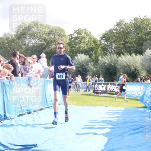 25.08.2024 - Elbe Triathlon Hamburg H.Heesch http://msf.ph/oto/6886268 25.08.2024 11:33:41 Ziel 485, 692 meine-sportfotos.de