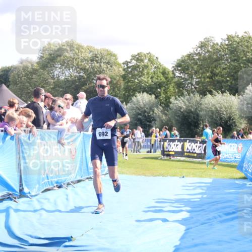 25.08.2024 - Elbe Triathlon Hamburg H.Heesch http://msf.ph/oto/6886272 25.08.2024 11:33:41 Ziel 485, 692 meine-sportfotos.de