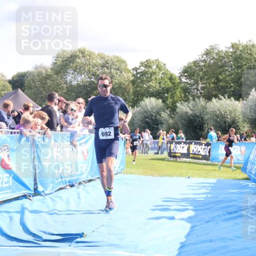 25.08.2024 - Elbe Triathlon Hamburg H.Heesch http://msf.ph/oto/6886278 25.08.2024 11:33:41 Ziel 485, 692 meine-sportfotos.de