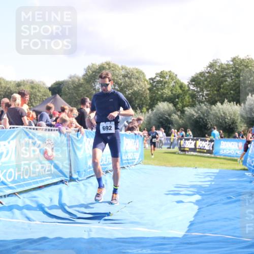 25.08.2024 - Elbe Triathlon Hamburg H.Heesch http://msf.ph/oto/6886292 25.08.2024 11:33:41 Ziel 485, 692 meine-sportfotos.de