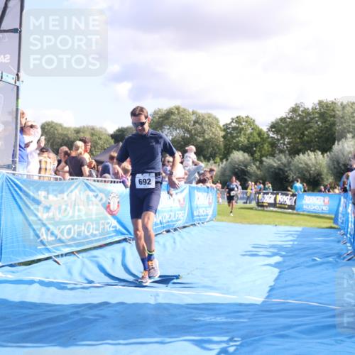25.08.2024 - Elbe Triathlon Hamburg H.Heesch http://msf.ph/oto/6886305 25.08.2024 11:33:42 Ziel 485, 692 meine-sportfotos.de