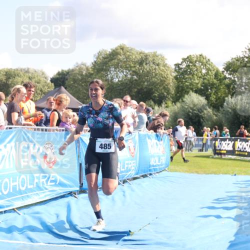 25.08.2024 - Elbe Triathlon Hamburg H.Heesch http://msf.ph/oto/6886316 25.08.2024 11:33:45 Ziel 485, 692 meine-sportfotos.de