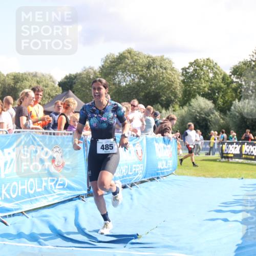 25.08.2024 - Elbe Triathlon Hamburg H.Heesch http://msf.ph/oto/6886318 25.08.2024 11:33:45 Ziel 485, 692 meine-sportfotos.de