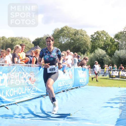 25.08.2024 - Elbe Triathlon Hamburg H.Heesch http://msf.ph/oto/6886320 25.08.2024 11:33:45 Ziel 485, 692 meine-sportfotos.de