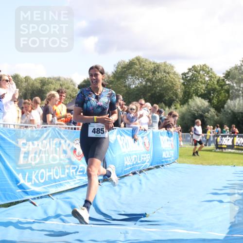 25.08.2024 - Elbe Triathlon Hamburg H.Heesch http://msf.ph/oto/6886324 25.08.2024 11:33:45 Ziel 485, 692 meine-sportfotos.de