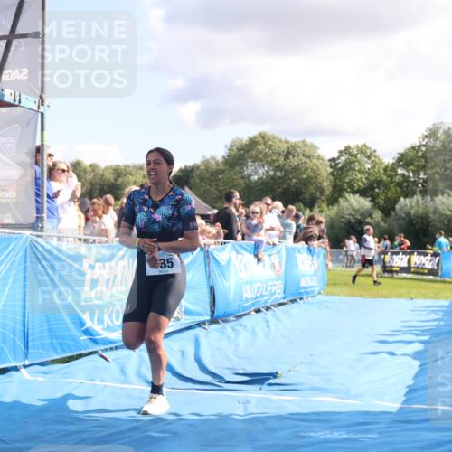 25.08.2024 - Elbe Triathlon Hamburg H.Heesch http://msf.ph/oto/6886330 25.08.2024 11:33:45 Ziel 485, 692 meine-sportfotos.de