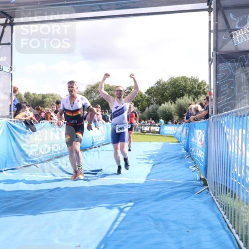 25.08.2024 - Elbe Triathlon Hamburg H.Heesch http://msf.ph/oto/6886341 25.08.2024 11:26:21 Ziel 265, 406, 451, 601, 723, 754 meine-sportfotos.de