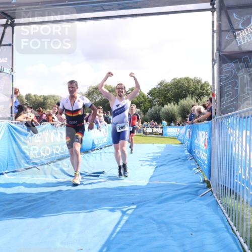 25.08.2024 - Elbe Triathlon Hamburg H.Heesch http://msf.ph/oto/6886342 25.08.2024 11:26:21 Ziel 265, 406, 451, 601, 723, 754 meine-sportfotos.de