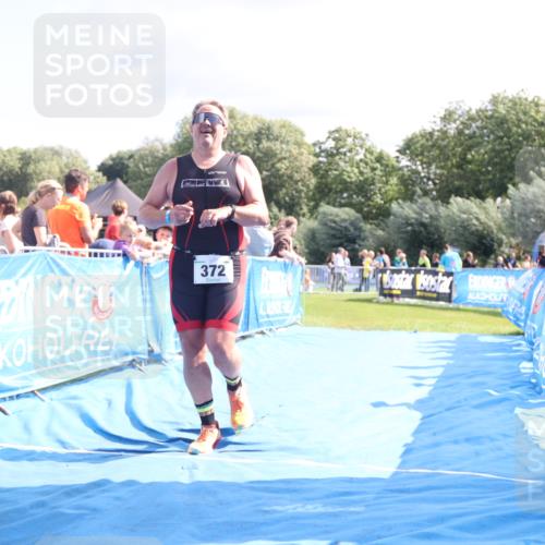 25.08.2024 - Elbe Triathlon Hamburg H.Heesch http://msf.ph/oto/6886363 25.08.2024 11:33:56 Ziel 372 meine-sportfotos.de