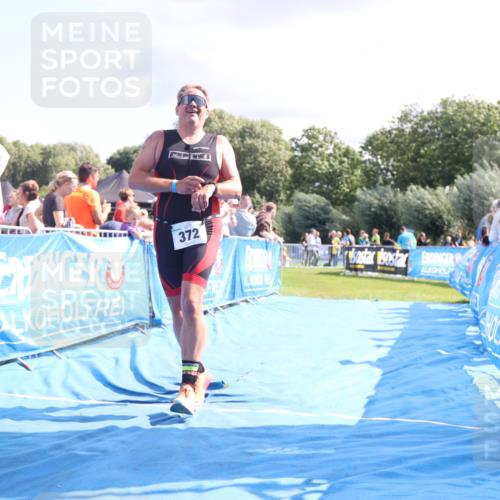 25.08.2024 - Elbe Triathlon Hamburg H.Heesch http://msf.ph/oto/6886367 25.08.2024 11:33:56 Ziel 372 meine-sportfotos.de