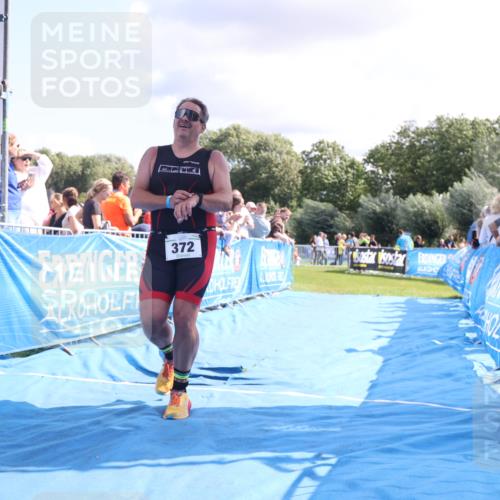 25.08.2024 - Elbe Triathlon Hamburg H.Heesch http://msf.ph/oto/6886377 25.08.2024 11:33:57 Ziel 372, 670 meine-sportfotos.de