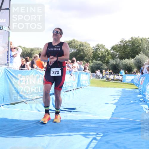 25.08.2024 - Elbe Triathlon Hamburg H.Heesch http://msf.ph/oto/6886381 25.08.2024 11:33:57 Ziel 372, 670 meine-sportfotos.de