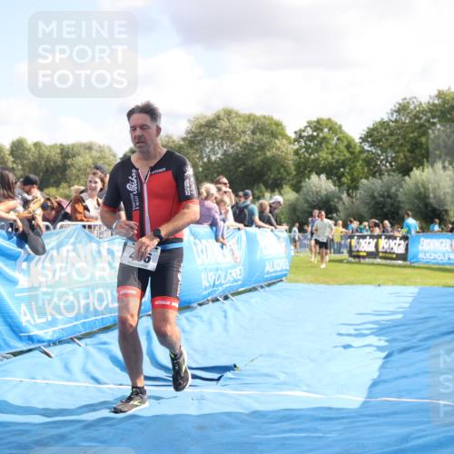 25.08.2024 - Elbe Triathlon Hamburg H.Heesch http://msf.ph/oto/6886382 25.08.2024 11:26:23 Ziel 265, 406, 451, 601, 723, 754 meine-sportfotos.de