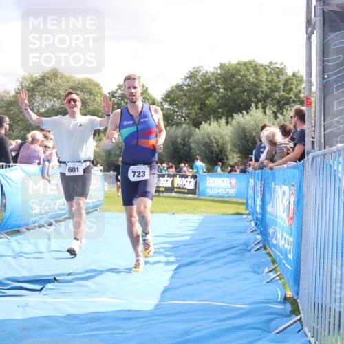 25.08.2024 - Elbe Triathlon Hamburg H.Heesch http://msf.ph/oto/6886409 25.08.2024 11:26:29 Ziel 406, 601, 723, 1846 meine-sportfotos.de