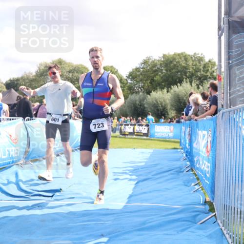 25.08.2024 - Elbe Triathlon Hamburg H.Heesch http://msf.ph/oto/6886422 25.08.2024 11:26:29 Ziel 406, 601, 723, 1846 meine-sportfotos.de
