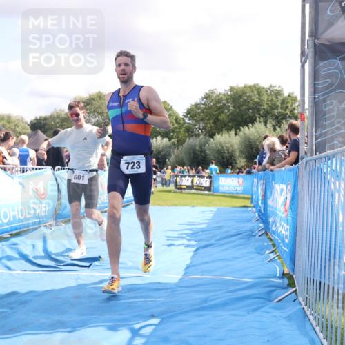 25.08.2024 - Elbe Triathlon Hamburg H.Heesch http://msf.ph/oto/6886428 25.08.2024 11:26:29 Ziel 406, 601, 723, 1846 meine-sportfotos.de