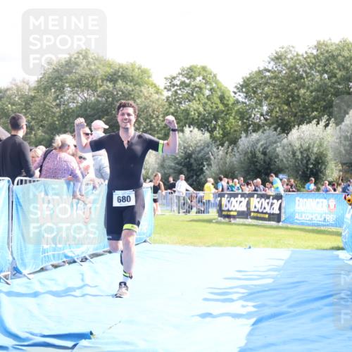 25.08.2024 - Elbe Triathlon Hamburg H.Heesch http://msf.ph/oto/6886480 25.08.2024 11:26:40 Ziel 680, 1846 meine-sportfotos.de