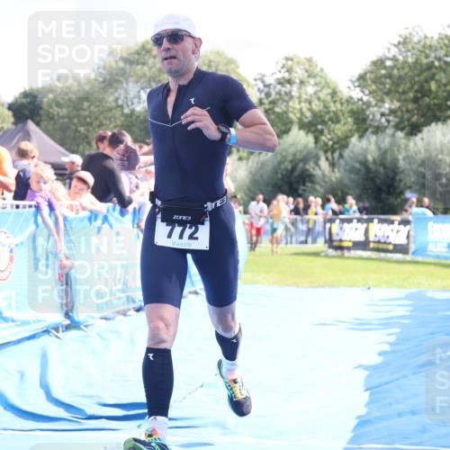 25.08.2024 - Elbe Triathlon Hamburg H.Heesch http://msf.ph/oto/6886488 25.08.2024 11:34:10 Ziel 545, 604, 670, 671, 683, 772 meine-sportfotos.de