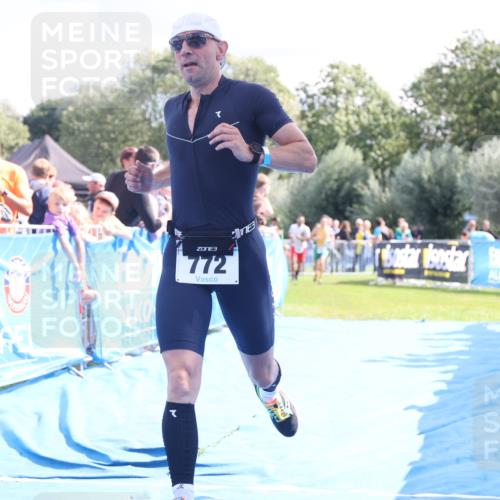25.08.2024 - Elbe Triathlon Hamburg H.Heesch http://msf.ph/oto/6886490 25.08.2024 11:34:10 Ziel 545, 604, 670, 671, 683, 772 meine-sportfotos.de